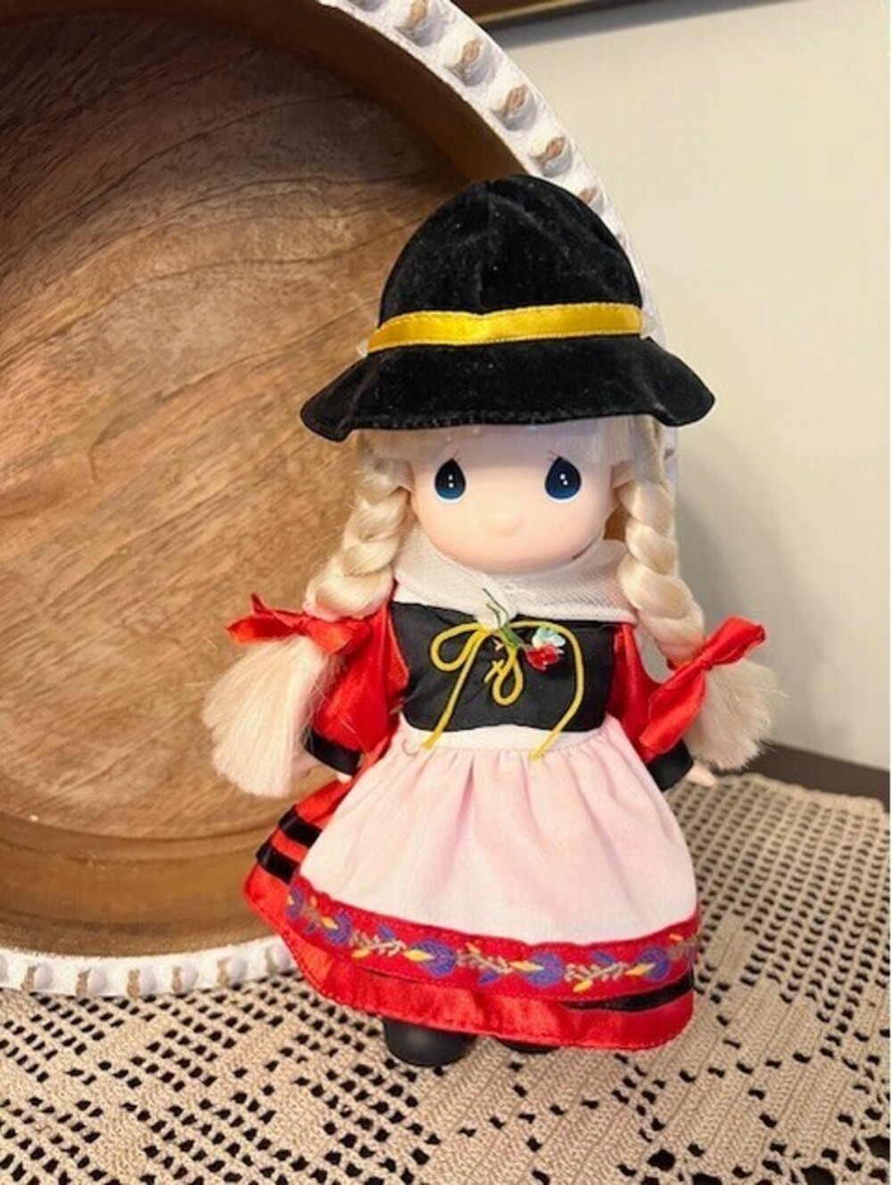 Vintage  1990 Precious Moments Children Of The World German Gretchen Doll